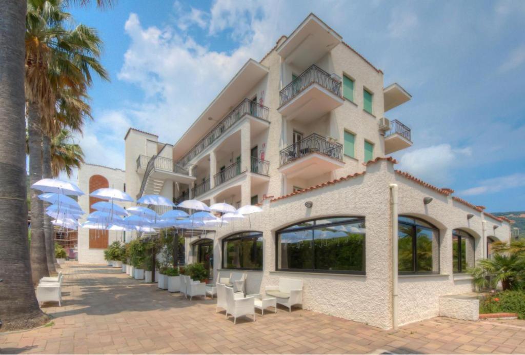 Liguria Apartments ปิเอตราลิกูเร ภายนอก รูปภาพ