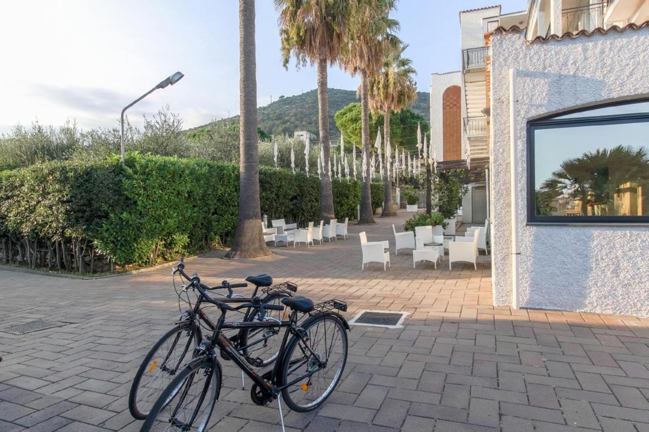 Liguria Apartments ปิเอตราลิกูเร ภายนอก รูปภาพ